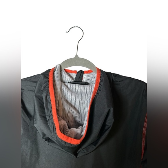 Jordan Windbreaker Jacket Black Red Trim Youth Large (12-13Y) - Picture 5 of 8